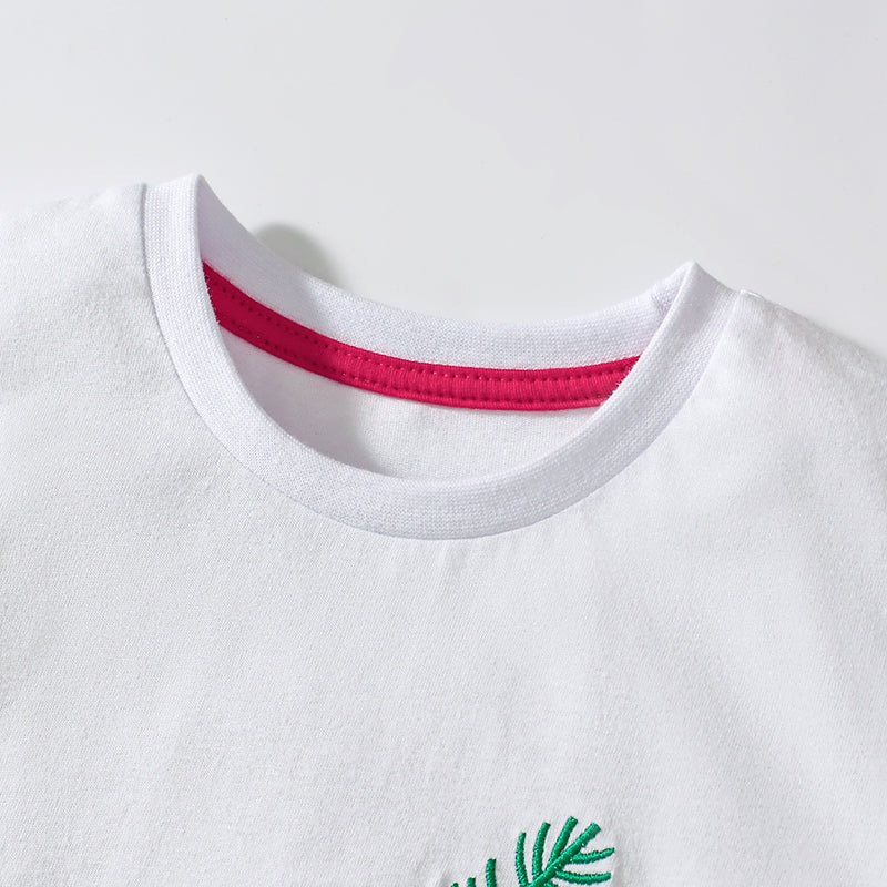 White tee lion